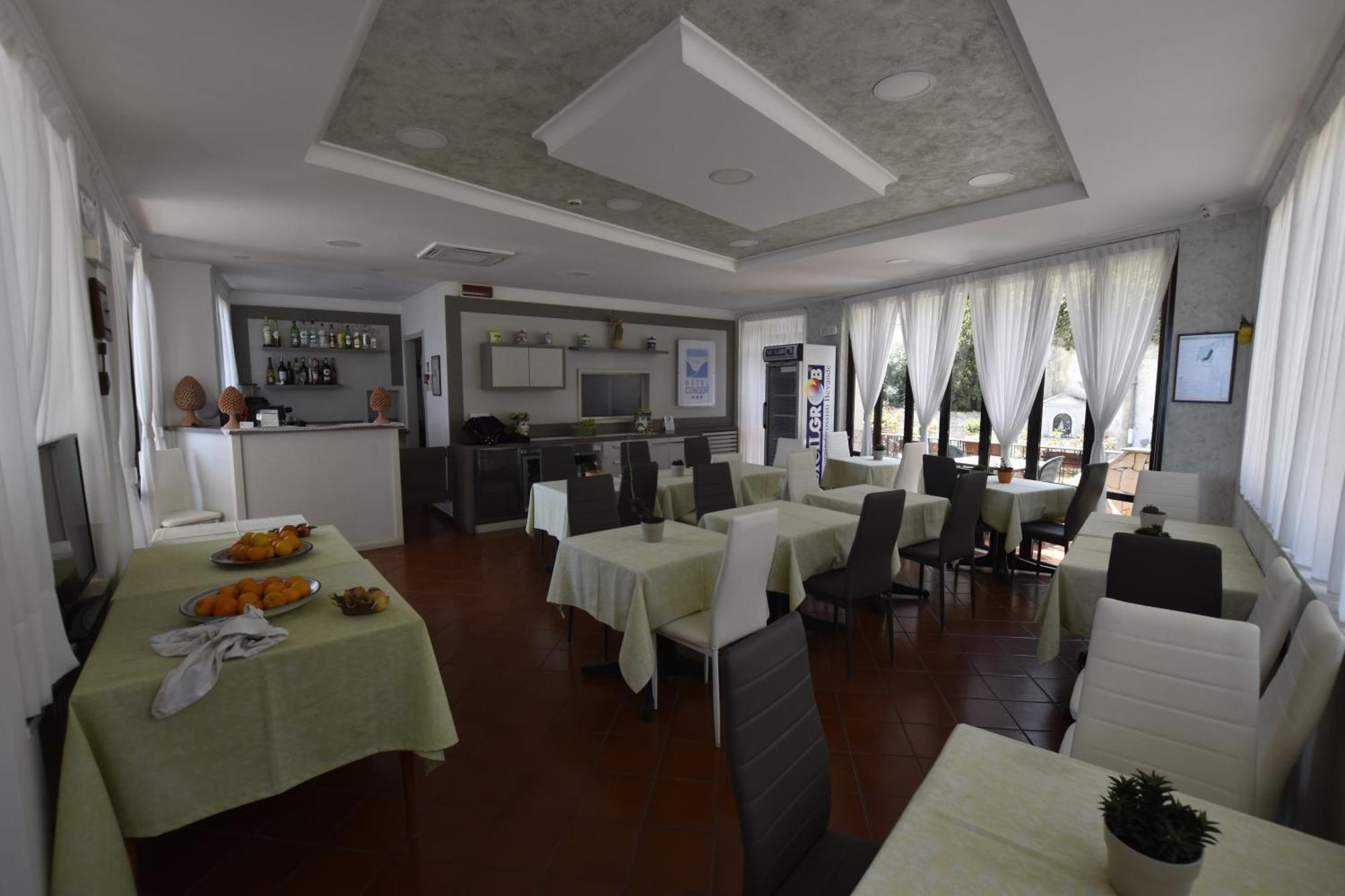 Hotel Condor 3*